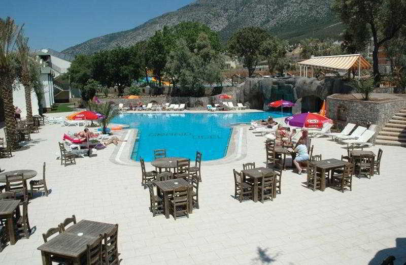 The Grand Uecel Hotel Cedit Buitenkant foto